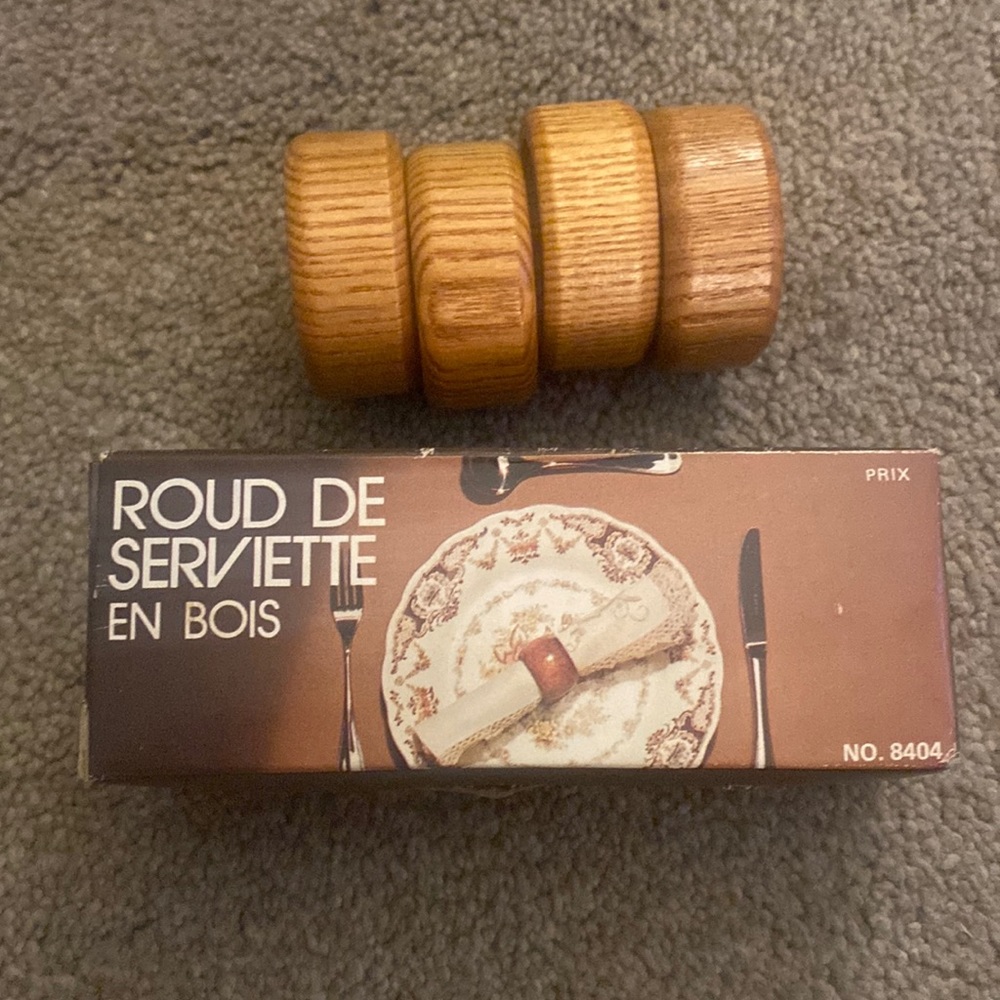 Wooden napkin rings -8